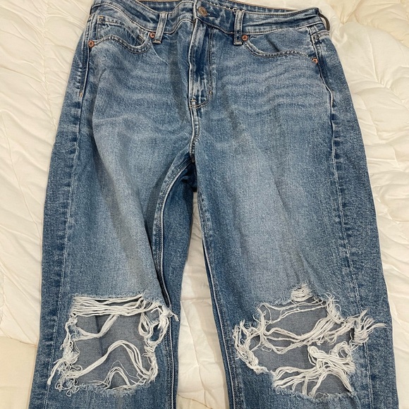 AMERICAN EAGLE RIPPED JEANS - Picture 1 of 2